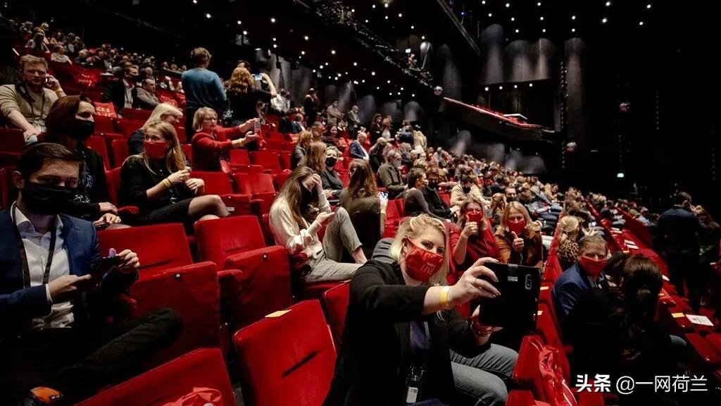 一石激起千重浪，荷兰疫情小组建议重新*锁封**引行业不满