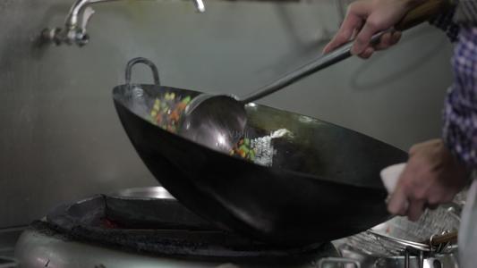 这几口网红锅千万别碰,网红锅最近火爆的