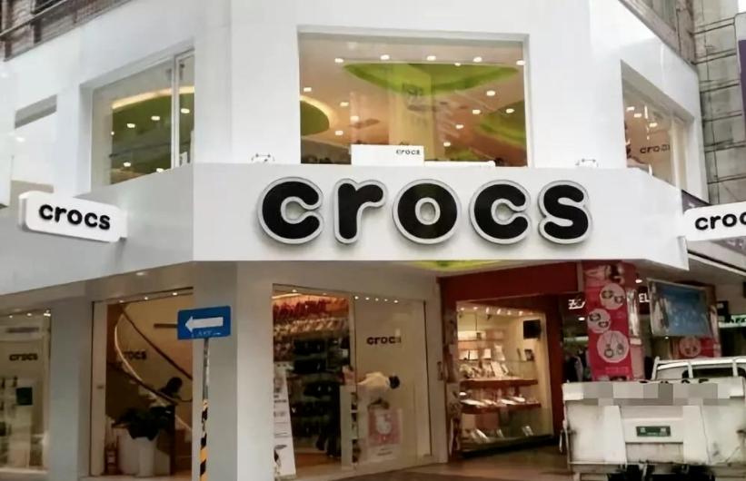 年入90亿，凌晨排队抢不到！史上最丑鞋王，为何突然爆火？