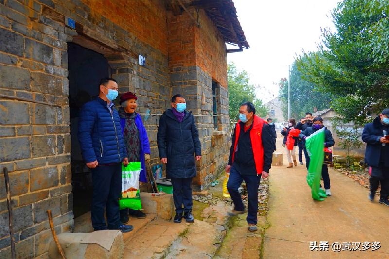 情暖万名孤寡老人公益活动,关爱孤寡老人爱心捐赠暖人心