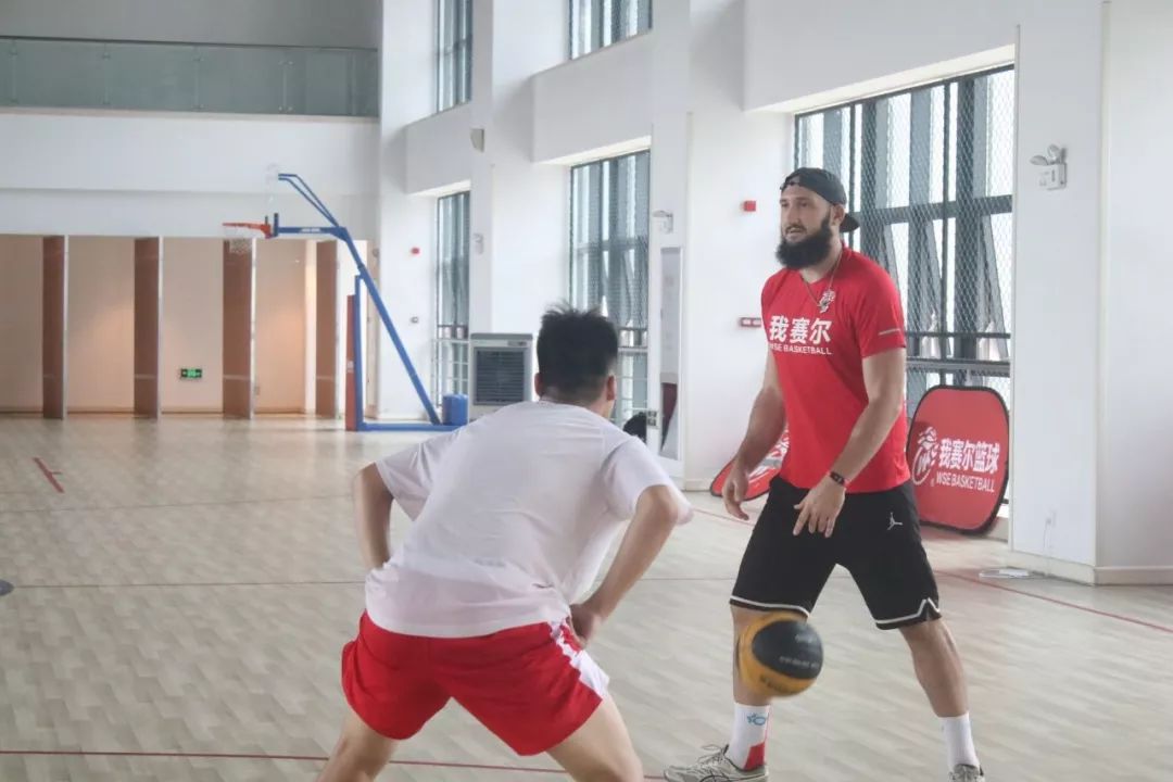 在球场上，无畏严寒|2020年我赛尔冬季封闭特训营招生启动