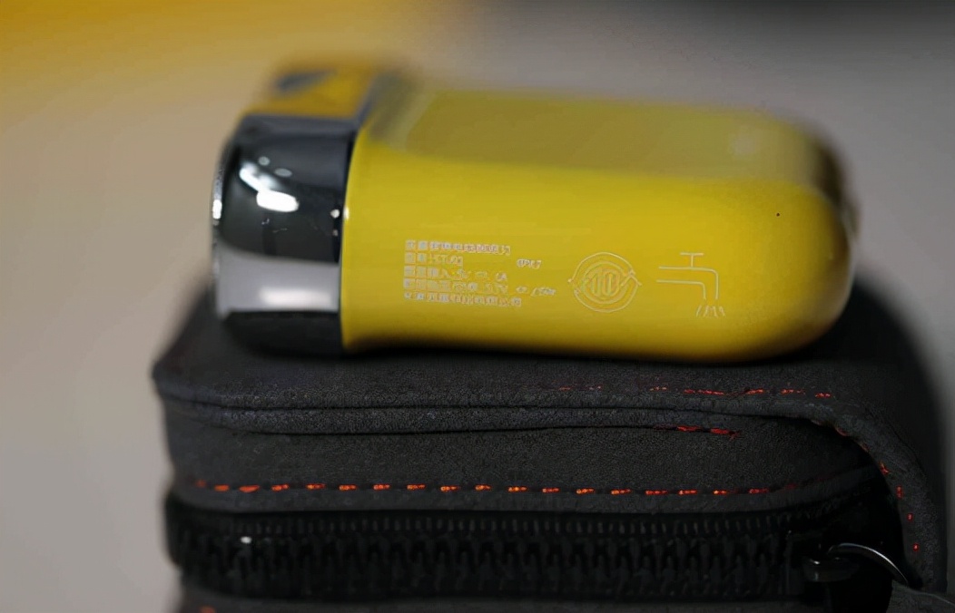 生日礼物男士刮胡刀高端测评,须眉剃须刀r2潮玩家价格