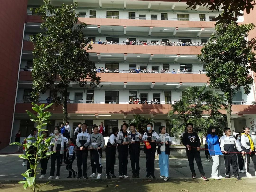 激情飞扬绿茵赛,校长杯足球比赛报道