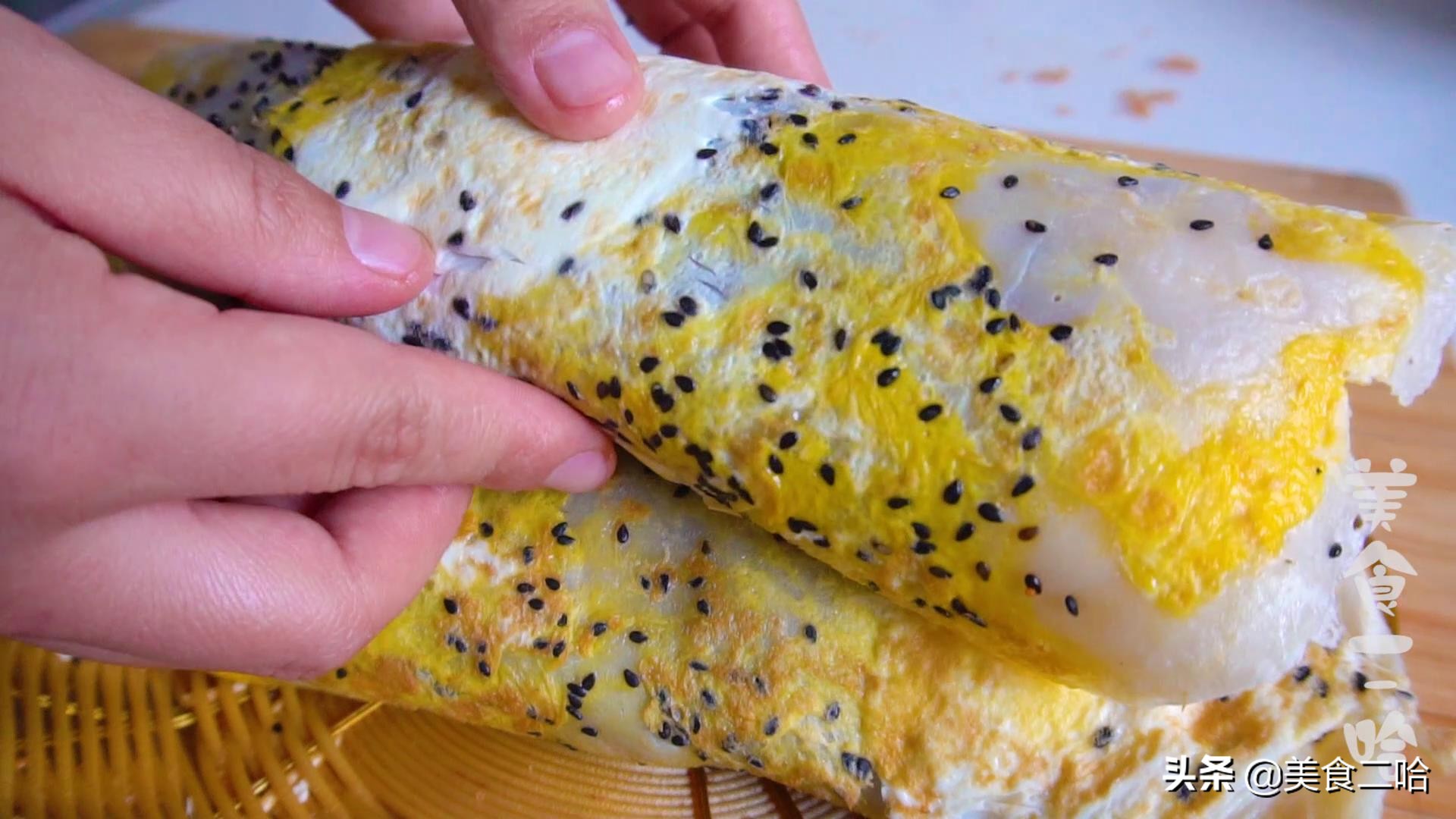 早餐想吃煎饼果子，15分钟就能搞定，酥香脆口，比买的好吃太多了