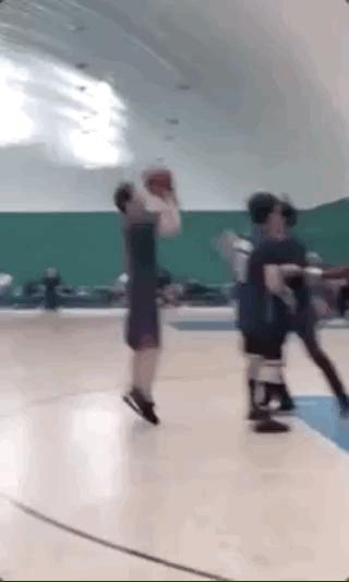 邓超鹿晗约球完整版,邓超鹿晗凌晨综艺被网友喊醒