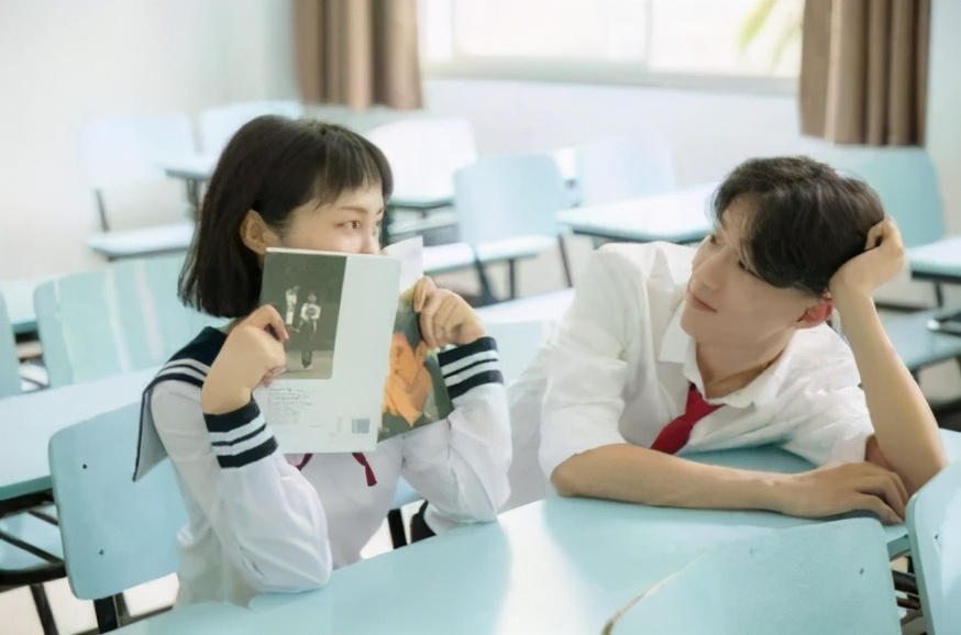 16岁男孩因“分手”而自杀，面对孩子早恋，家长该如何做好引导？