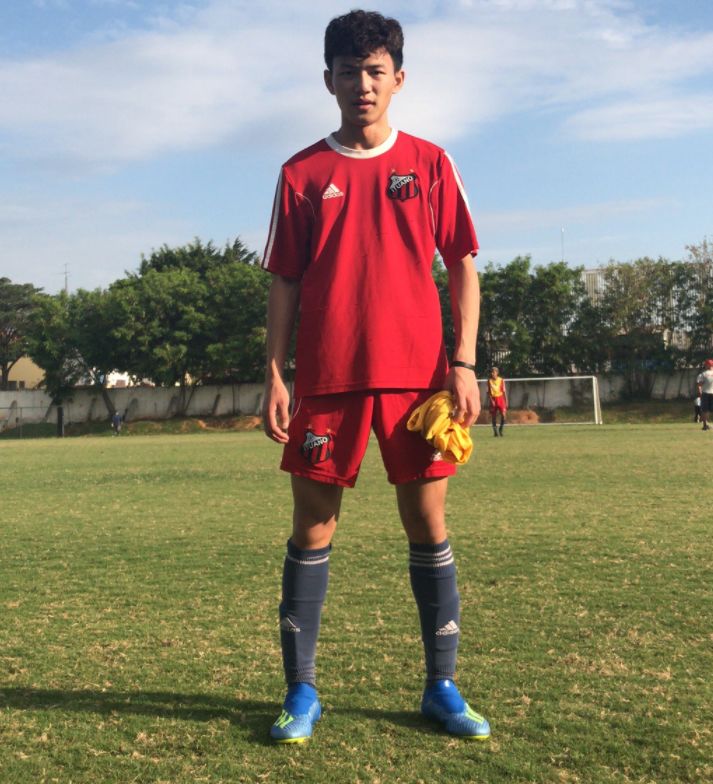 在巴西青训的中国人,日本在巴西踢球的少年