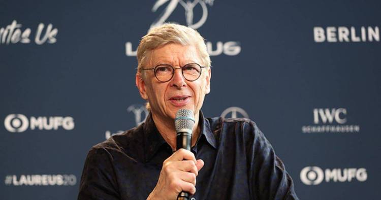 阿森纳致敬温格,温格立像