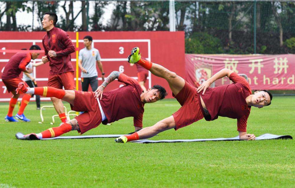 国足国家队训练,国足训练90分钟超高强度深感疲惫