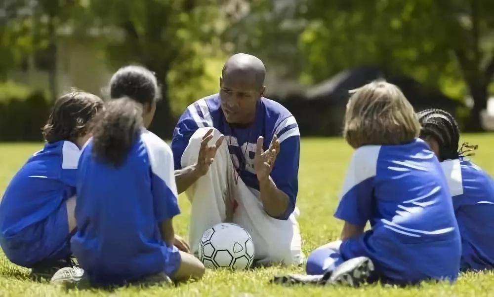 探讨校园足球的理念与训练,足球新时代已经来临