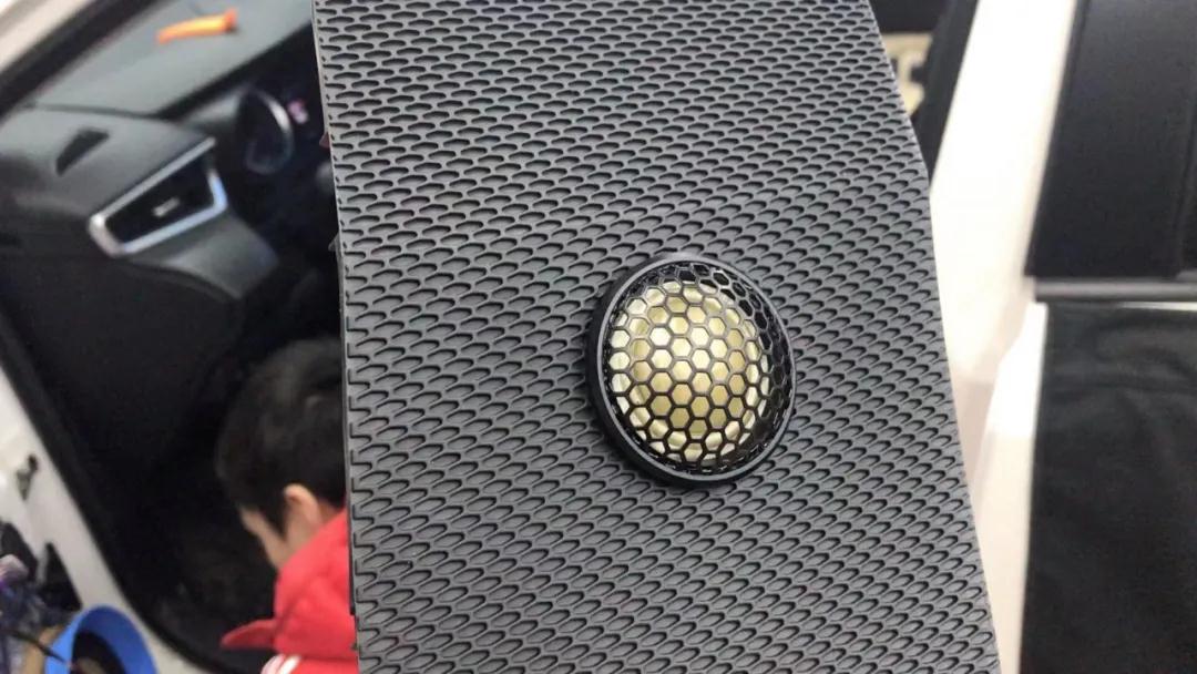 南京汽车音响改装视频,汉南卡罗拉汽车音响改装哪家好