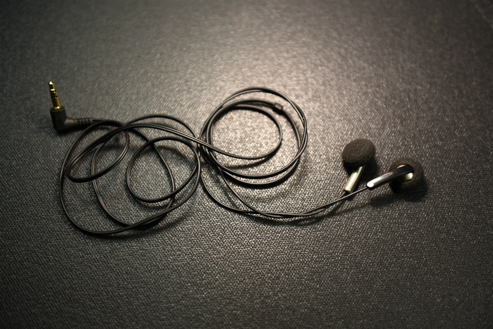 200元内音质最好的平头塞,200左右的头戴式耳机性价比推荐