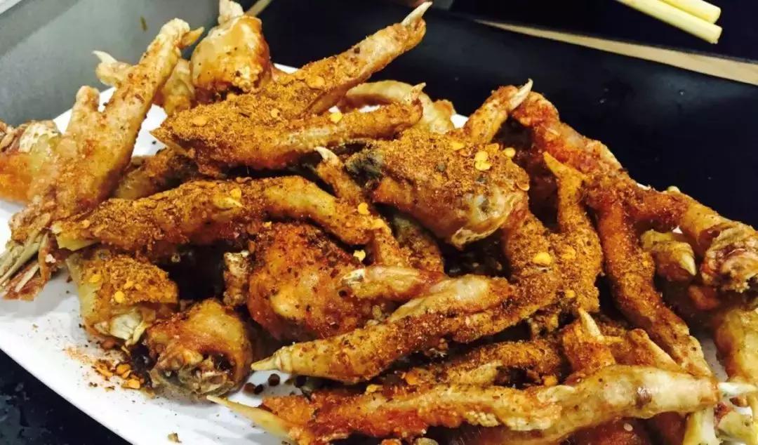 南京夜宵美食推荐必吃,南京三条巷宵夜雪菜肉丝面