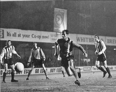 足坛各种奇葩事件,足坛奇葩故事仰卧撑