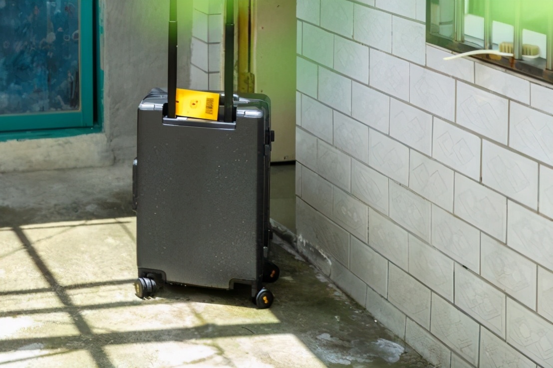 20寸登机箱地平线8号,最好的行李箱品牌推荐地平线8号