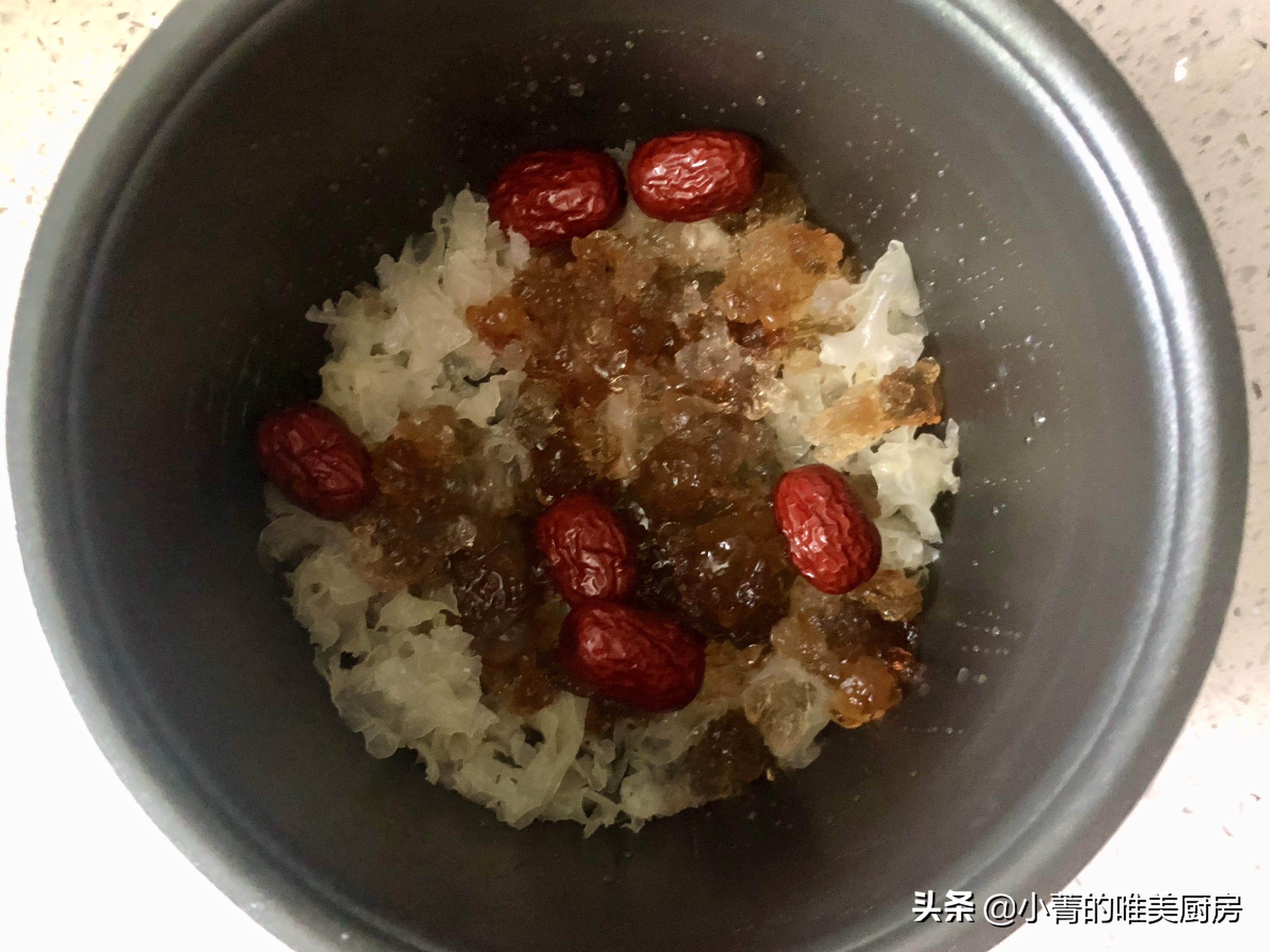 桃胶皂角米雪耳羹,桃胶皂角米雪燕银耳羹图片