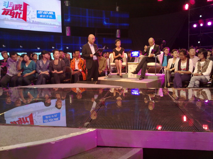 非诚勿扰邬桑为什么哭,非诚勿扰2邬桑回国遇见笑笑