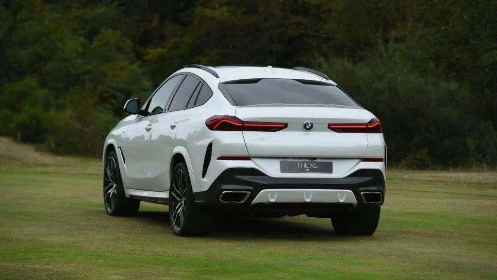 宝马x5和x6哪个更值得买,宝马x6二手车值不值得购买