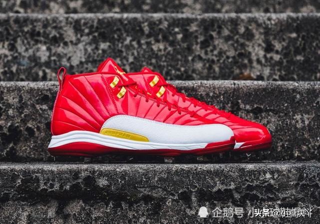 aj复古篮球鞋灰白蓝,不一样颜色的aj