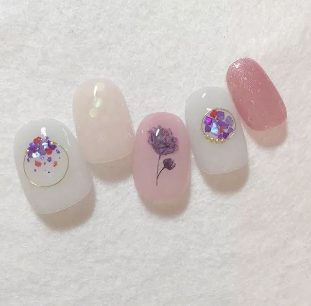 粉嫩渐变果冻唇,无美颜无滤镜的果冻甲