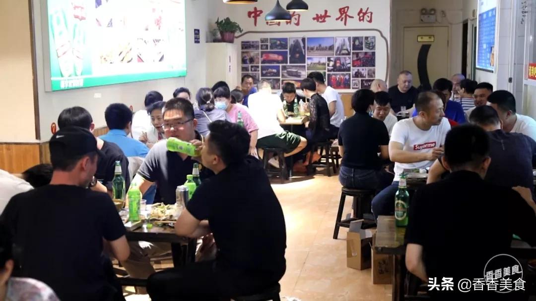 藏在巷子里的特色烧烤,老街里烧烤青岛