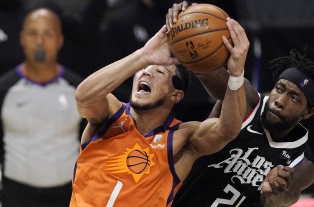 詹姆斯今日高光瞬间,詹姆斯高光时刻回顾