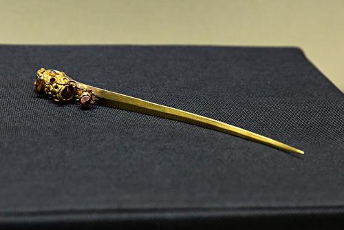 结婚不一定需要钻戒,盘点不同国家的婚礼珠宝