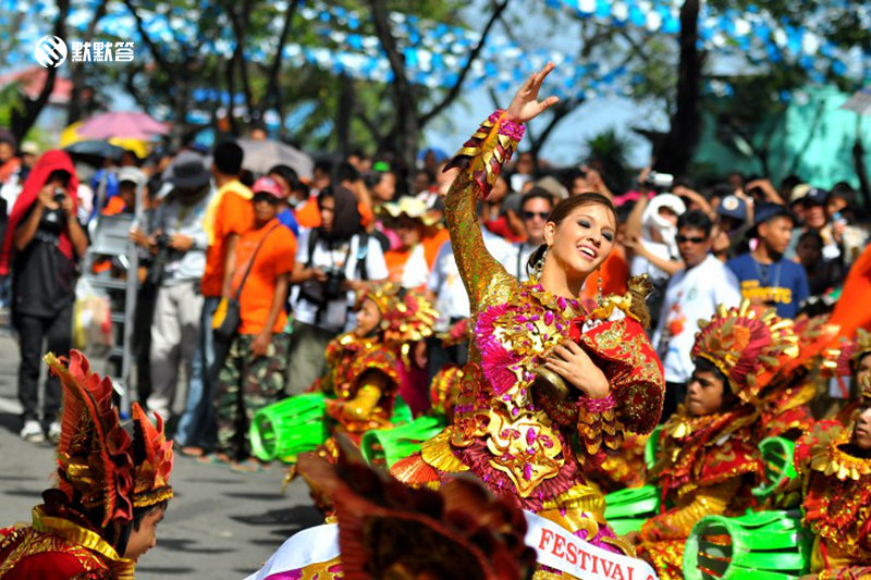 不用去西班牙，3000块就可以参加一年一度的狂欢派对，宿务圣婴节
