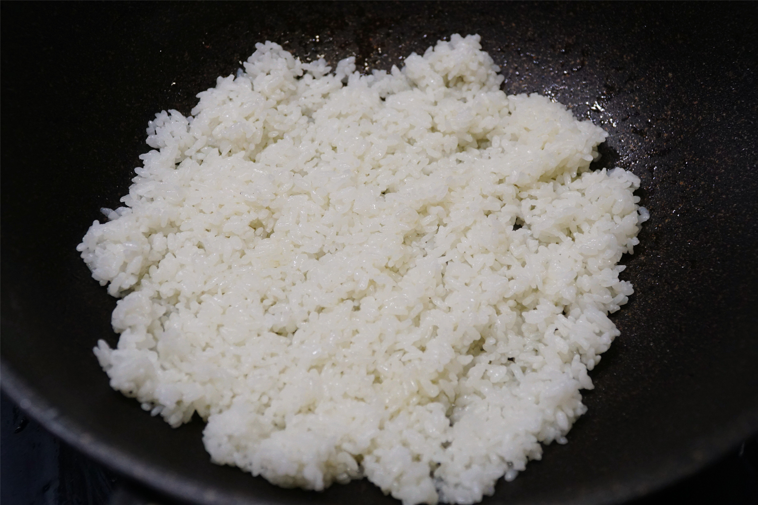 做炒饭最好的方法,怎么用隔夜米饭做炒饭