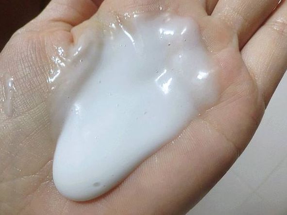 乳液用完有黏腻的感觉怎么办,擦乳液觉得油腻正常吗