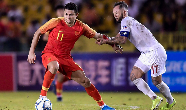 国足战平菲律宾，整场比赛最大亮点是这一脚停球，技惊四座