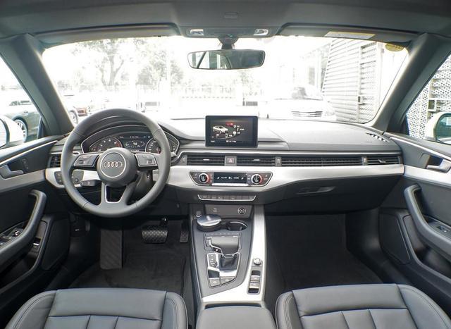 奥迪a5提车体验,2022款奥迪a540quattro豪华型