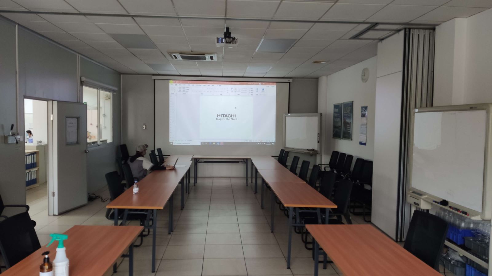 电脑屏幕无线投屏到投影仪,手机电脑无线投屏怎么连接投影仪