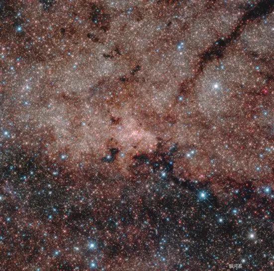 哈勃望远镜看到宇宙深处的视频,哈勃太空望远镜能看到球状星团吗