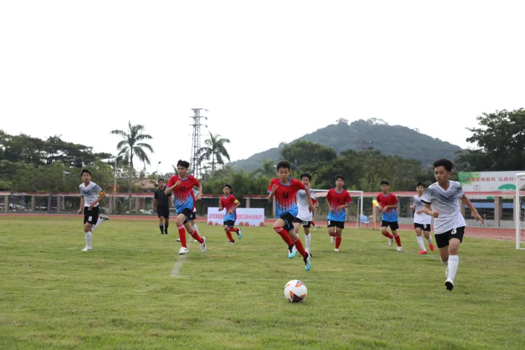 “踢”出风采！白沙第三届中小学“校园足球”赛开幕