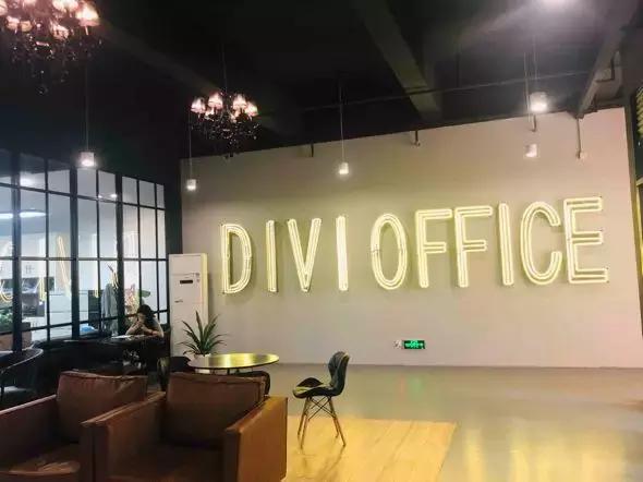 数码淘金客;靠卖手机壳、数据线,一年销售10多亿