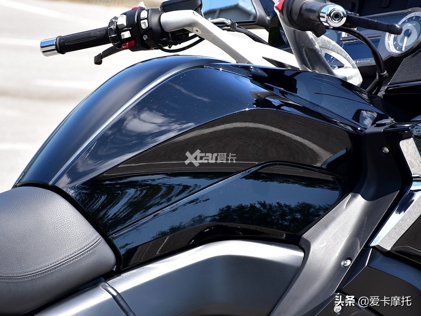 宝马k1600b和哈雷公路滑翔,哈雷k1600