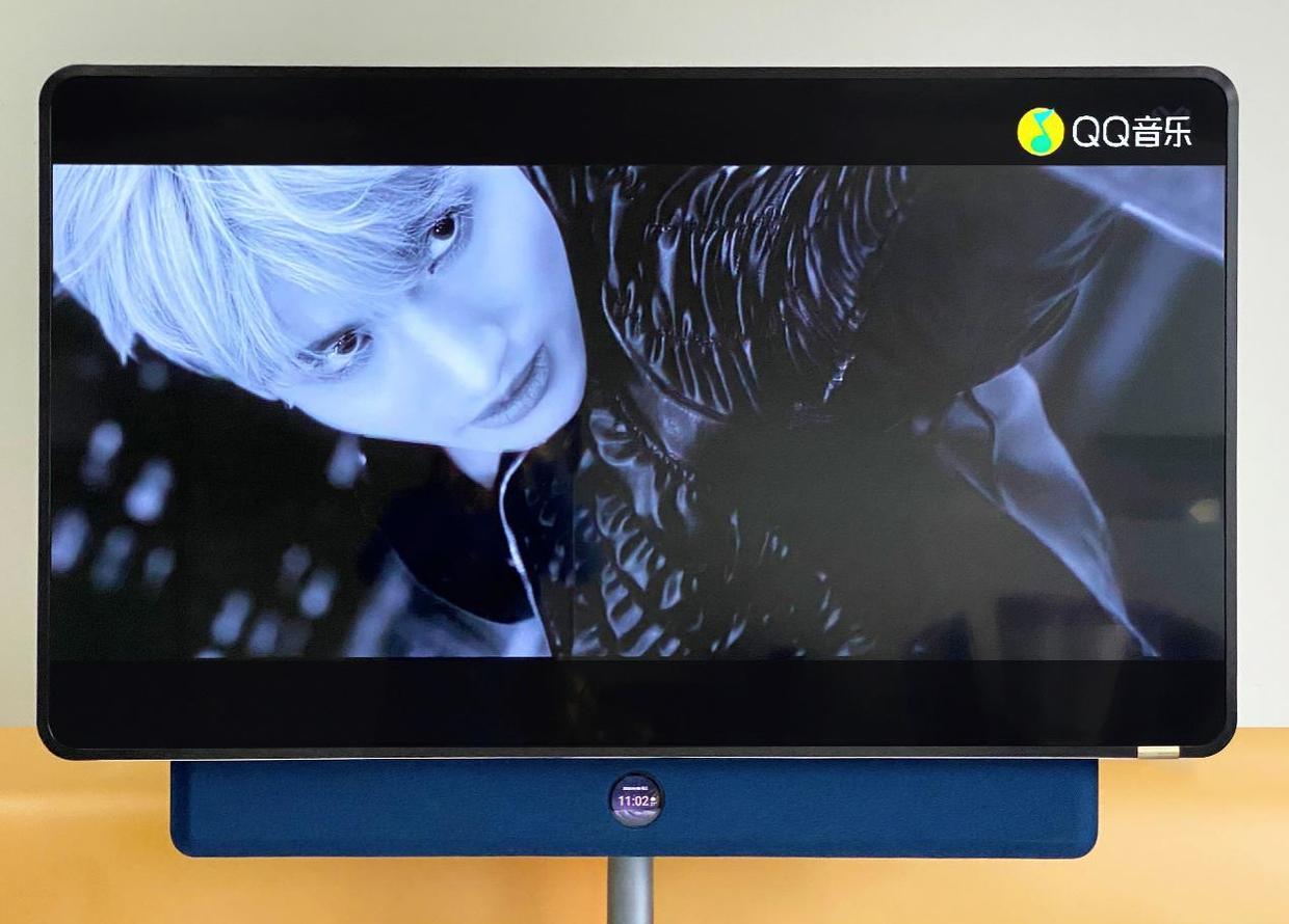 抖音旋转智能屏,旋转式智慧屏