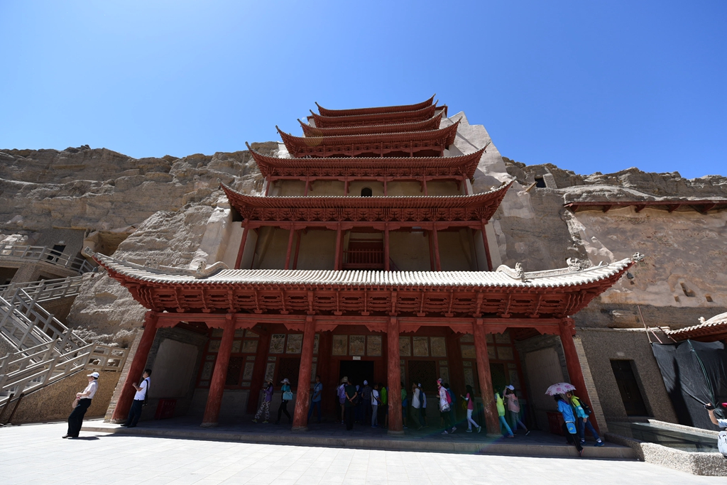 甘肃张掖和敦煌哪个好,甘肃敦煌旅游状况怎样