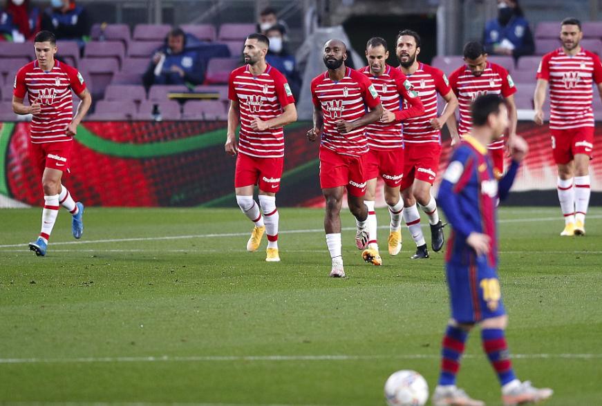 西甲皇马不敌巴萨赛后球迷,皇马球迷巴萨输球视频