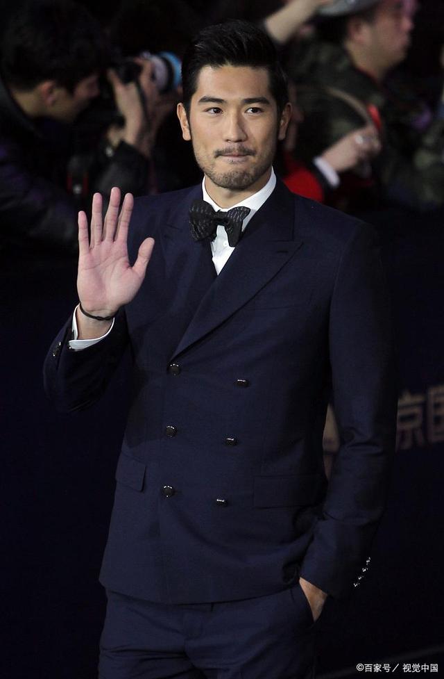 不要怕《怪你过分美丽》，跟着莫向晚学做职场精英，展现恰好魅力