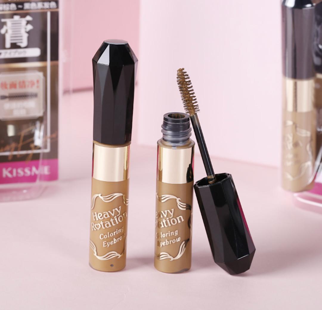 因为眉毛没画好想哭的，应该不只杨超越吧？