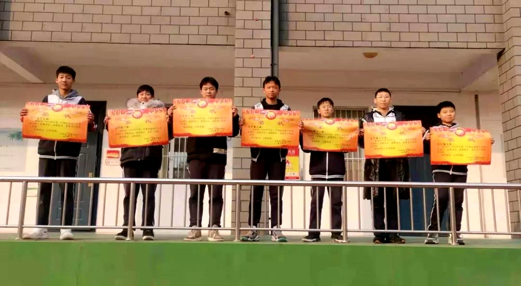 小学生足球绕杆比赛,小学足球绕杆接力比赛方案