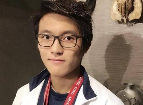 马德钟21岁儿子照片,马德钟18岁儿子近照