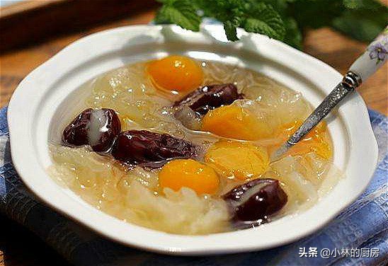 怎么煮银耳汤才粘稠又不用煮很久,怎样煮银耳汤才会出胶呢