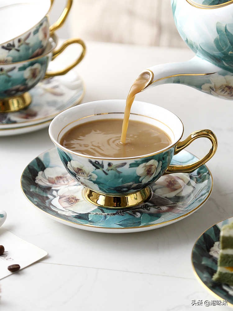 *袜丝**奶茶前世今生｜一杯奶茶喝懂香港殖民地文化，杯身暗藏秘密