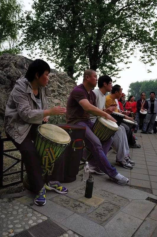 “鼓聚”——什剎海边的非洲鼓韵