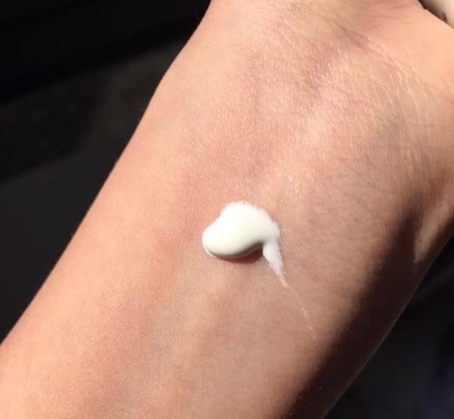 兰芝隔离如何用不卡粉,纽西之谜隔离霜好用还是兰芝好用