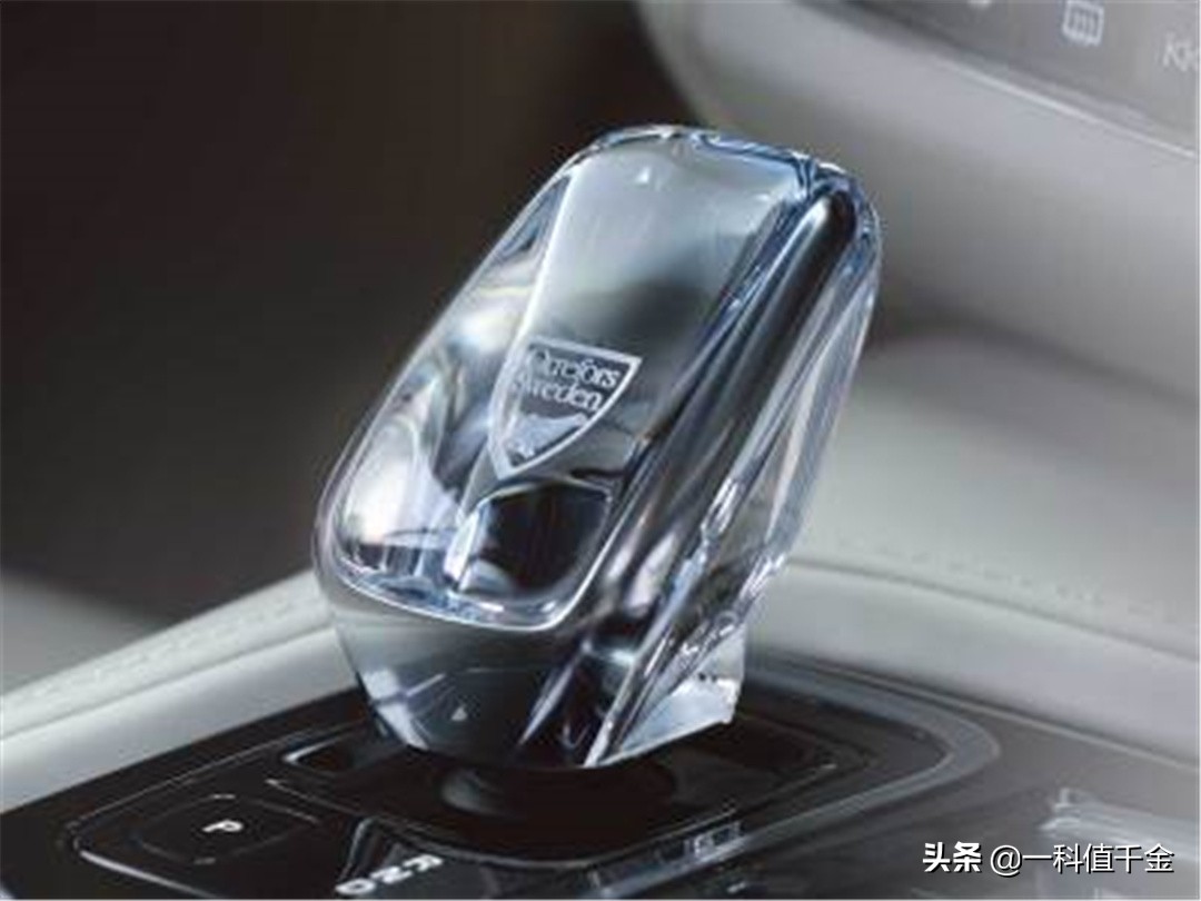 电车新换的电瓶要放完电再充电吗,电瓶显示电不足是换电瓶还是充电