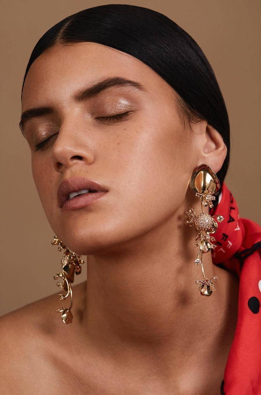 有时候质感就体现在小小的配件上，一件可以陪你穿梭日常的珠宝